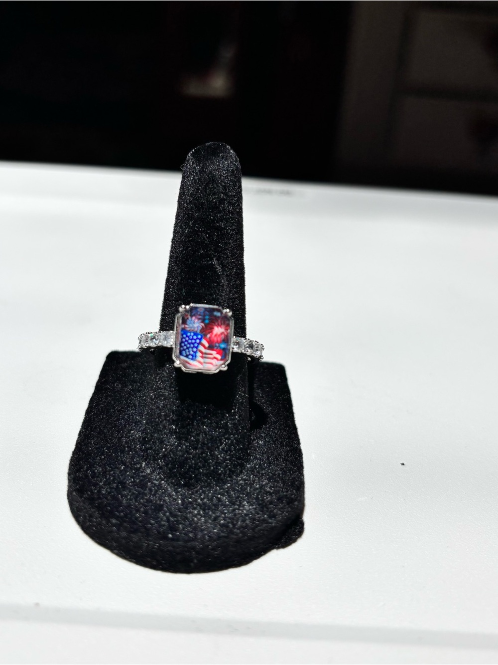 Patriotic Fireworks & Flag Crystal Silver Ring - Blue & Red. Size 7 - Picture 7 of 11